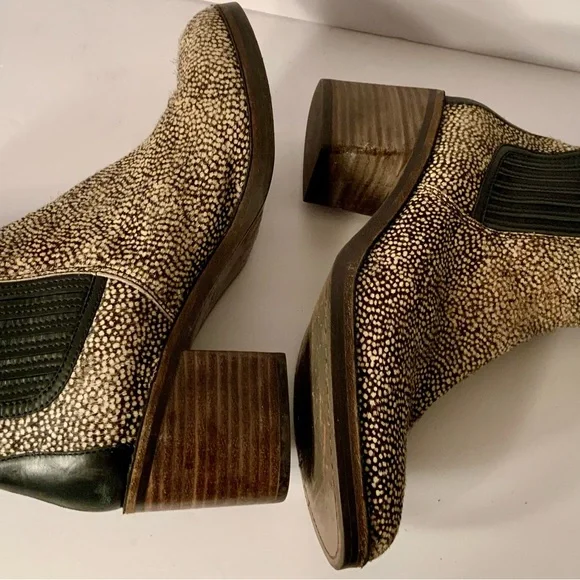 UGG..bullhide leather ankle boots - Picture 7 of 11